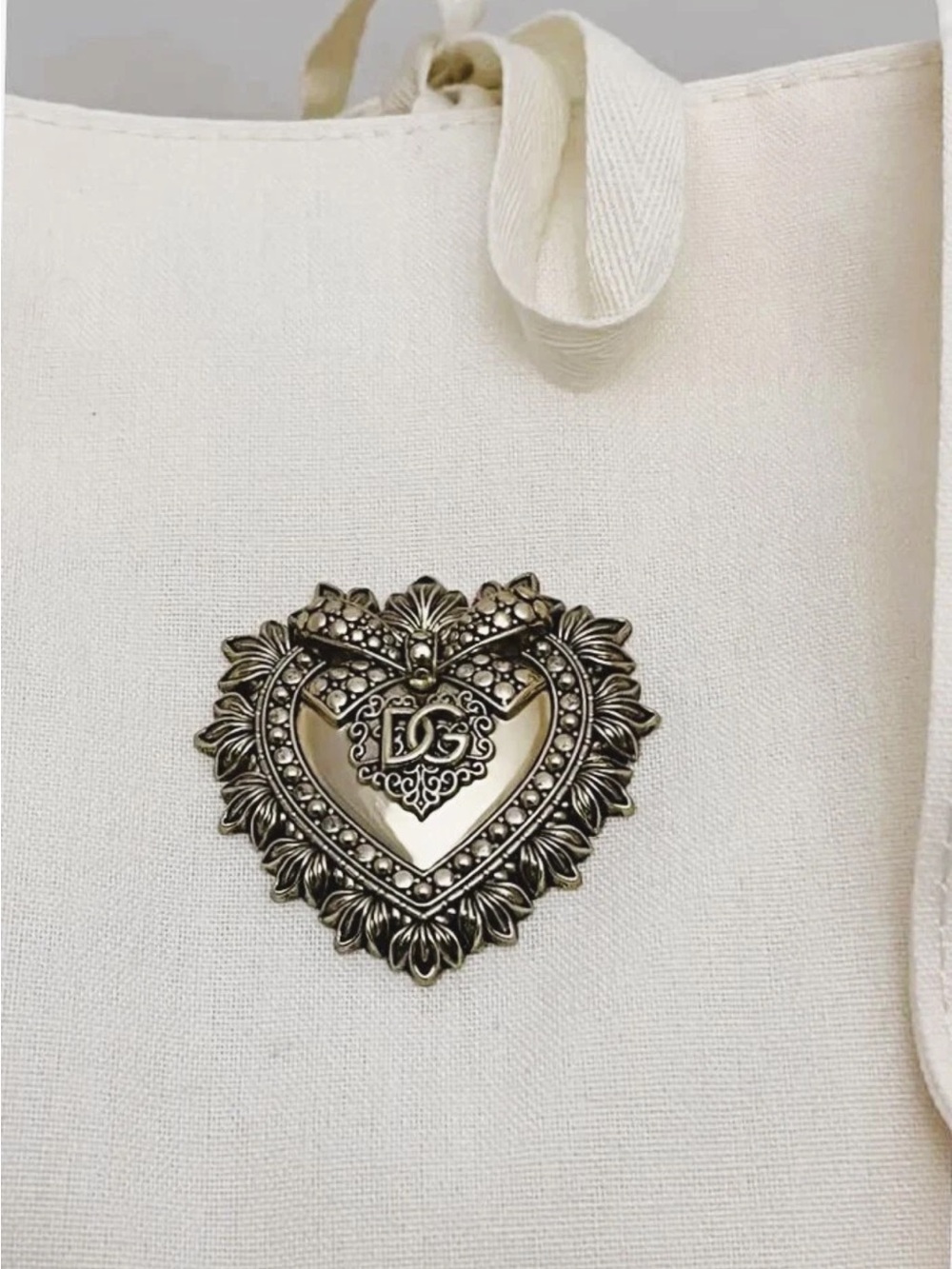 Dolce & Gabbana Cream Tote with Decorative Heart Emblem - Picture 3 of 7